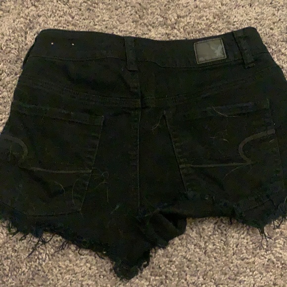 American Eagle Distressed Hi-Rise Festival Shorts - Picture 4 of 4